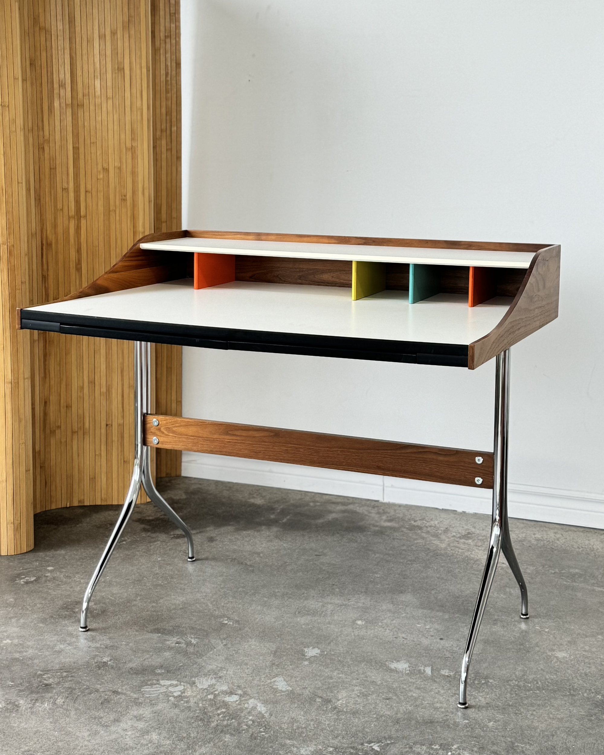 Swag Leg Desk