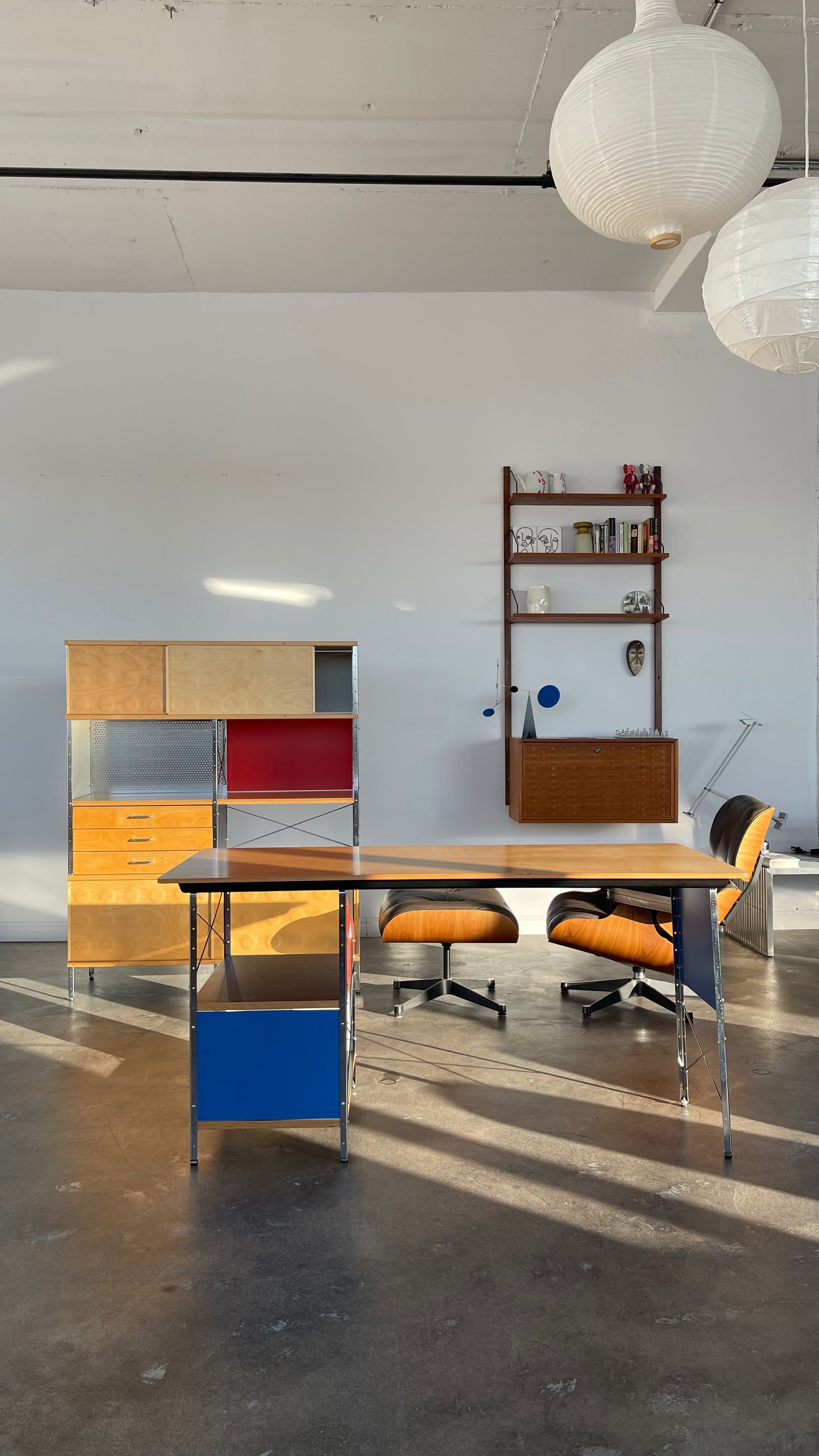 Eames Storage Unit (ESU) by Charles & Ray Eames - 4X2