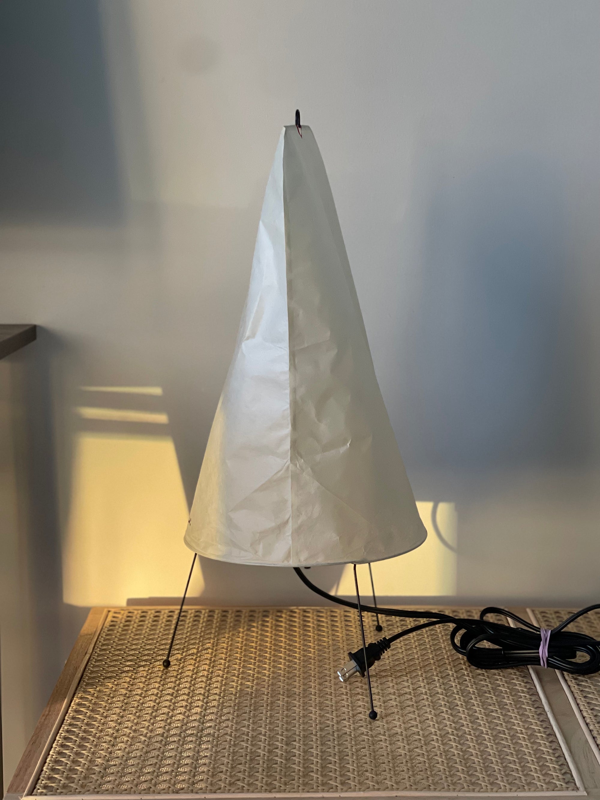 Noguchi Akari 1P Table Lamp by Isamu Noguchi